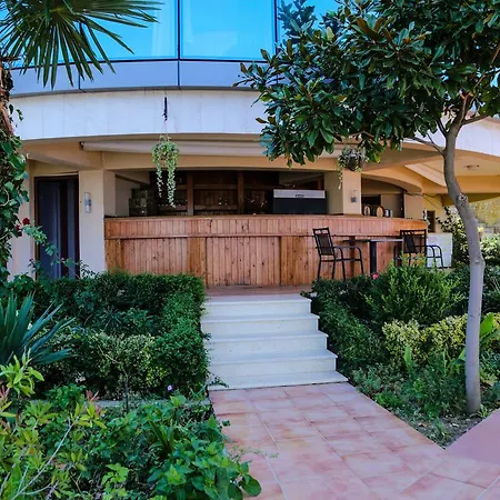 ホテル Monte-carlo Vlorë