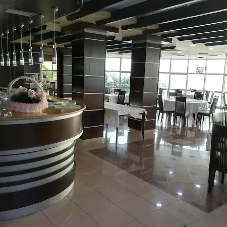 ホテル Monte-carlo Vlorë